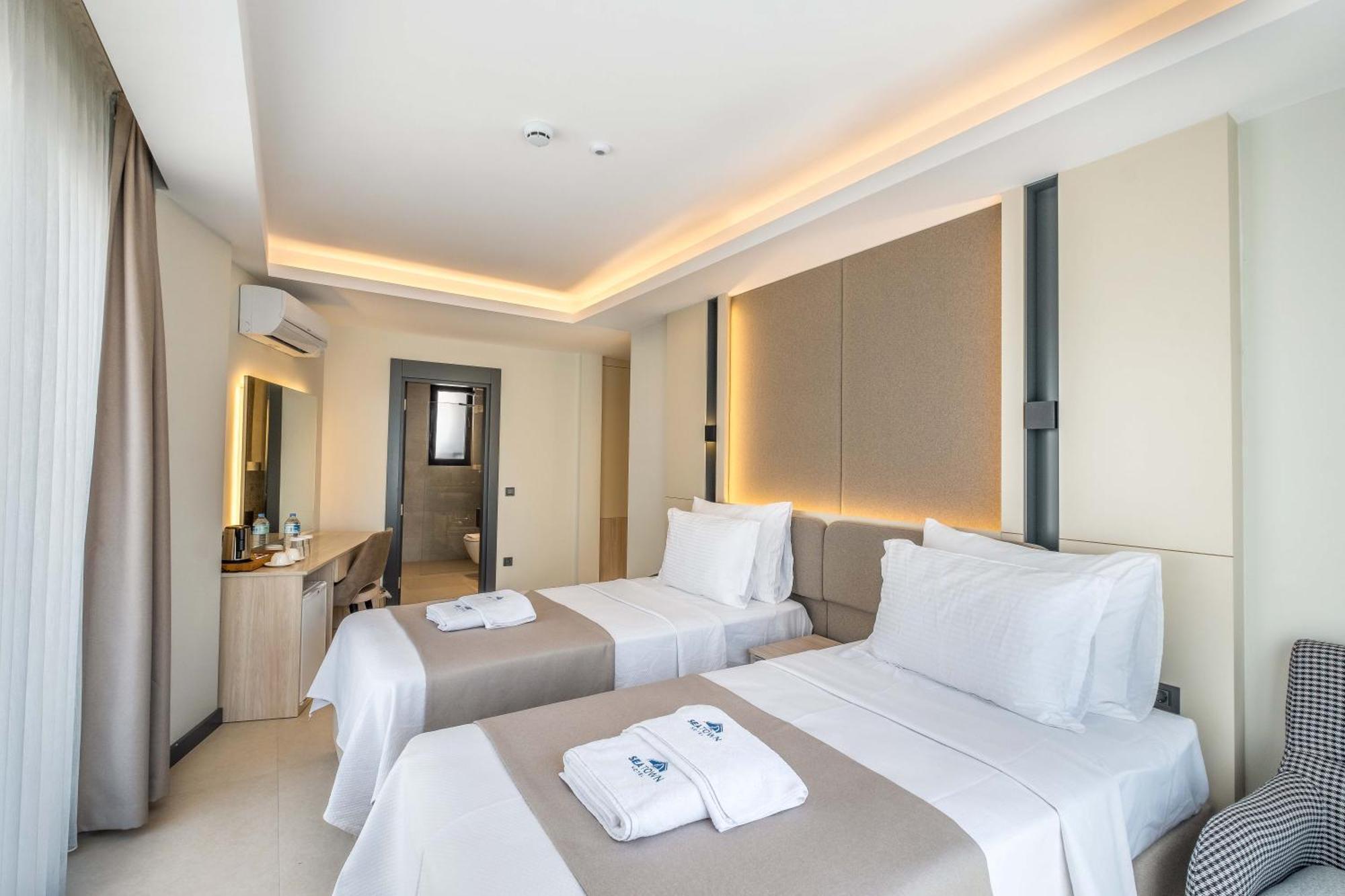 Seatown Hotel Каш Екстериор снимка