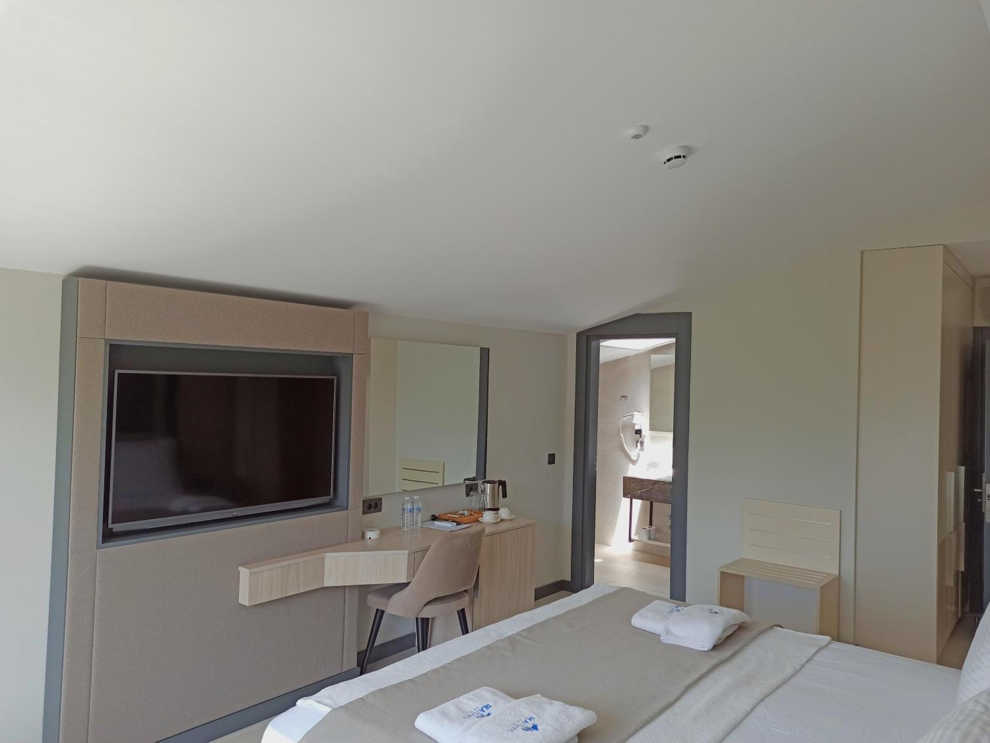 Seatown Hotel Каш Екстериор снимка