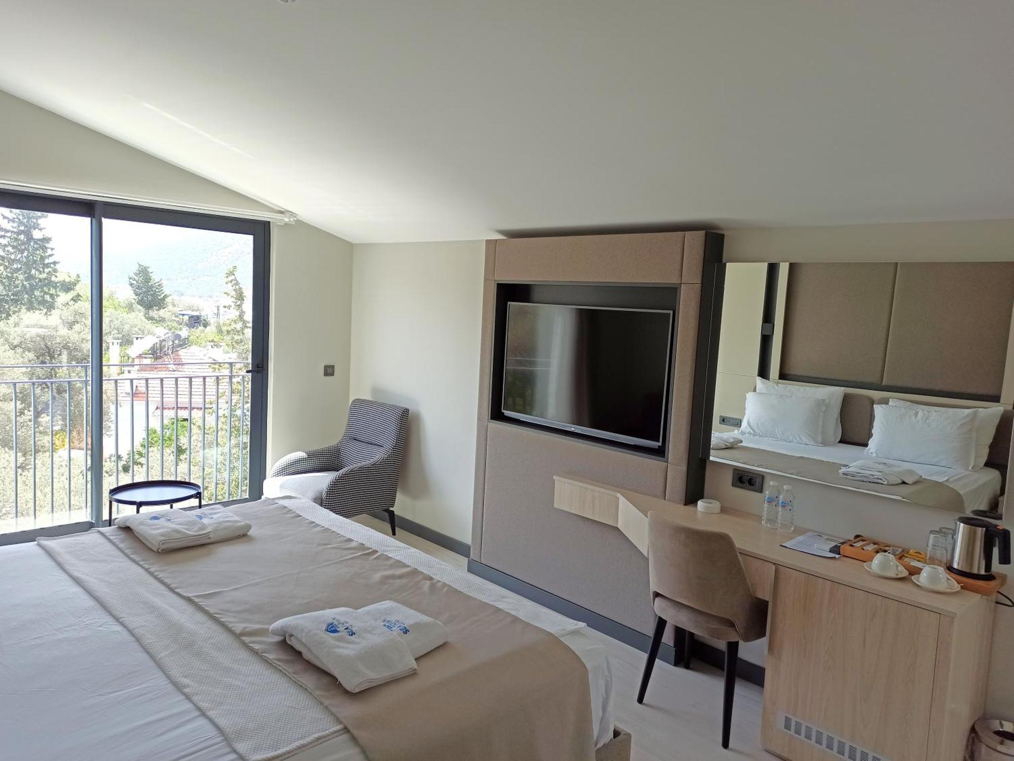 Seatown Hotel Каш Екстериор снимка