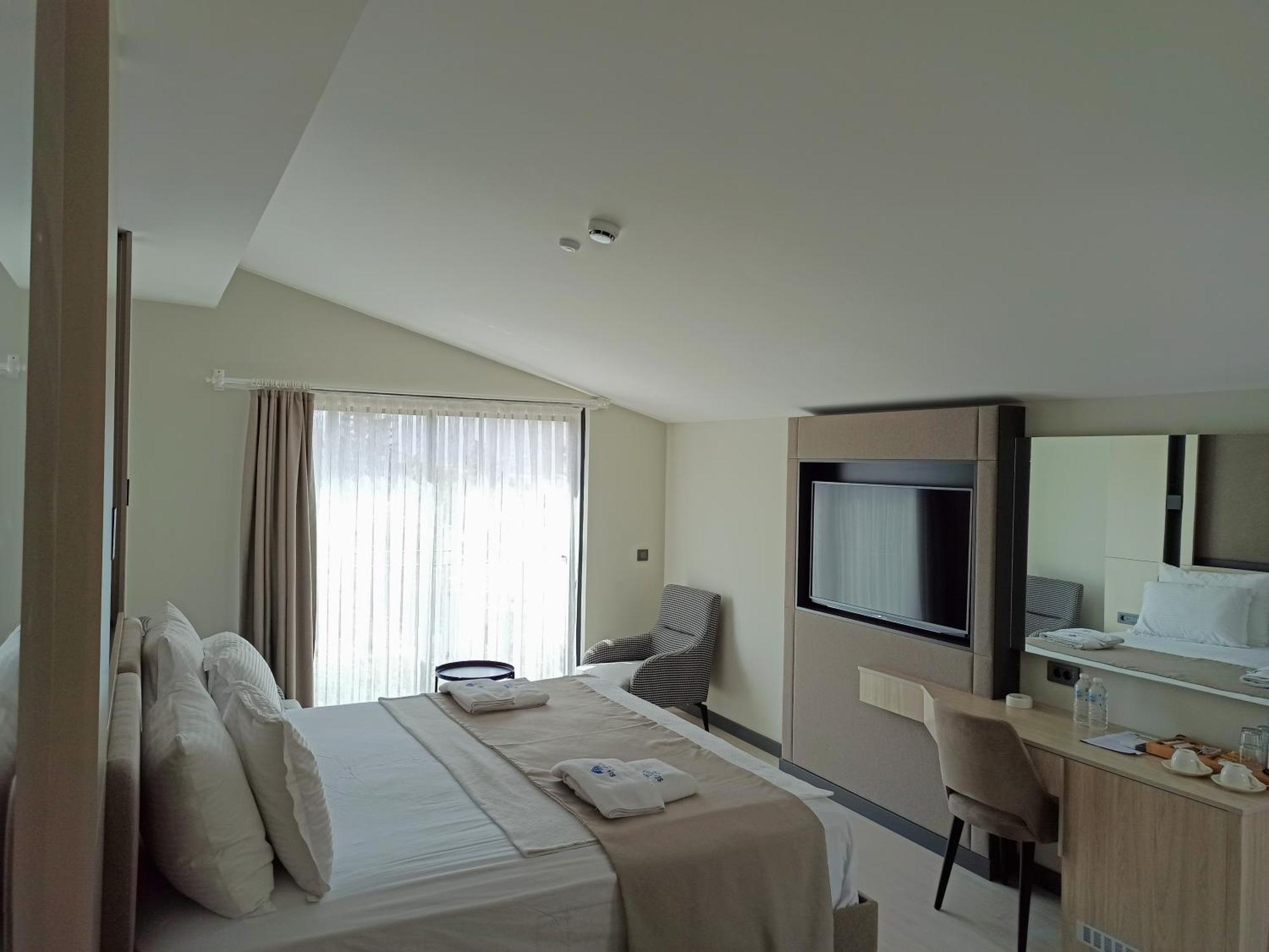 Seatown Hotel Каш Екстериор снимка